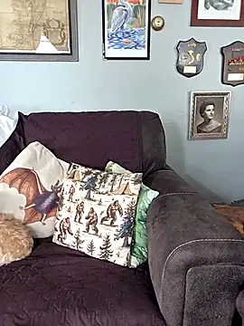 Icebearsticlese online show from April 18, 2026, 7:07 pm