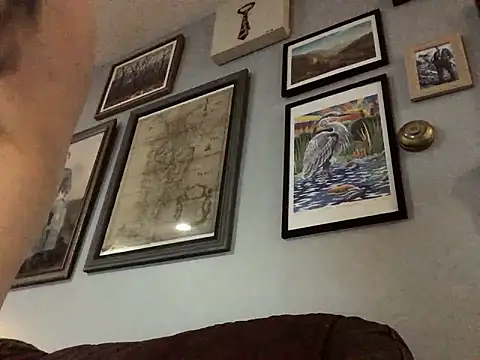 Icebearsticlese online show from April 18, 2026, 12:46 am