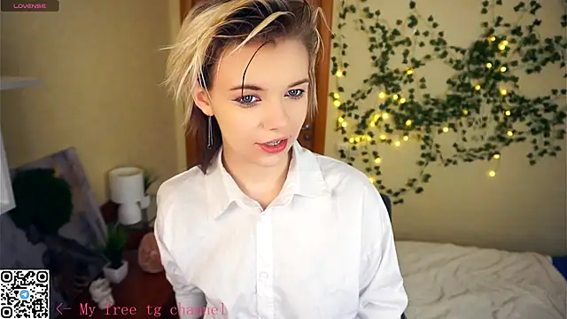 Snapshot of EngelAlman chatting on November 14, 2025, 6:50 am EngelAlman online show from November 14, 2025, 6:50 am