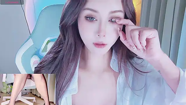 Snapshot of NaNababy- chatting on January 7, 2025, 1:46 pm NaNababy- online show from January 7, 2025, 1:46 pm