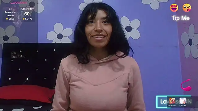 karolinee 66  online show from March 4, 2026, 4:20 am