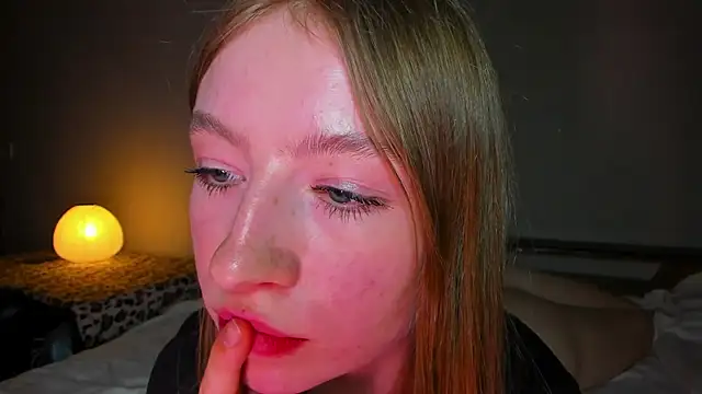 Snapshot of minidivaa_ chatting on April 2, 2026, 7:20 pm minidivaa online show from April 2, 2026, 7:20 pm