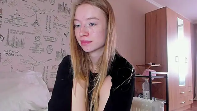 minidivaa  online show from October 17, 2025, 8:50 am