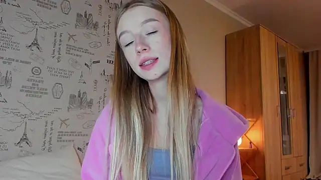 minidivaa  online show from October 14, 2025, 10:31 pm