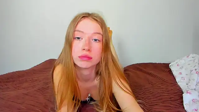 minidivaa  online show from May 19, 2026, 7:37 am