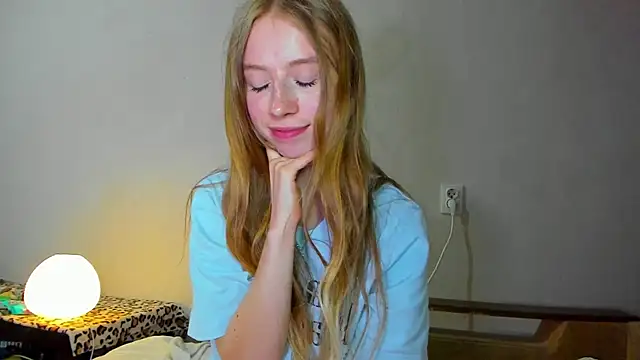 minidivaa  online show from May 20, 2026, 8:39 pm