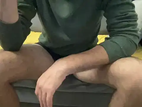 4small4inchlol online show from April 4, 2026, 4:02 pm