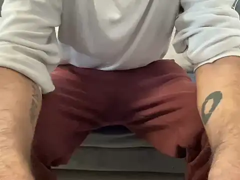 4small4inchlol online show from November 17, 2025, 10:30 am