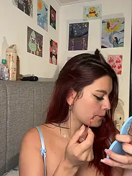 Snapshot of Isa_smeraldy chatting on July 3, 2026, 8:15 pm Isa smeraldy online show from July 3, 2026, 8:15 pm