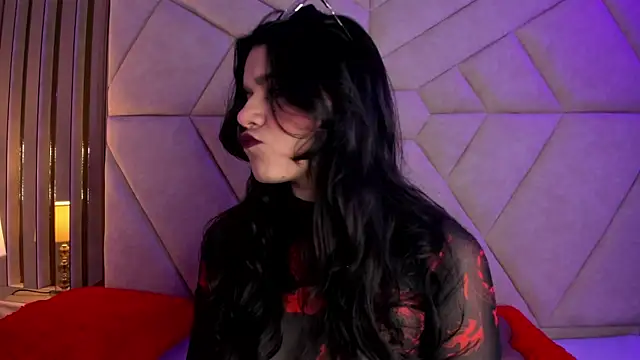 Snapshot of ValerieKay_ chatting on November 22, 2025, 1:54 pm ValerieKay online show from November 22, 2025, 1:54 pm