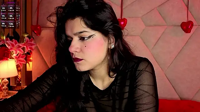 ValerieKay  online show from February 10, 2026, 1:32 pm