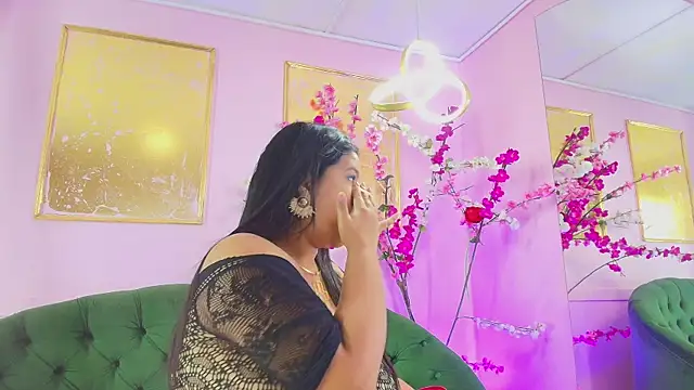 almendraevans online show from November 9, 2025, 11:58 am