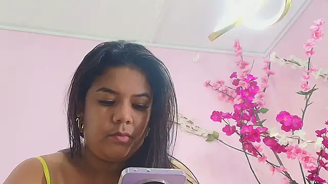 Snapshot of almendraevans chatting on February 23, 2025, 6:01 pm almendraevans online show from February 23, 2025, 6:01 pm