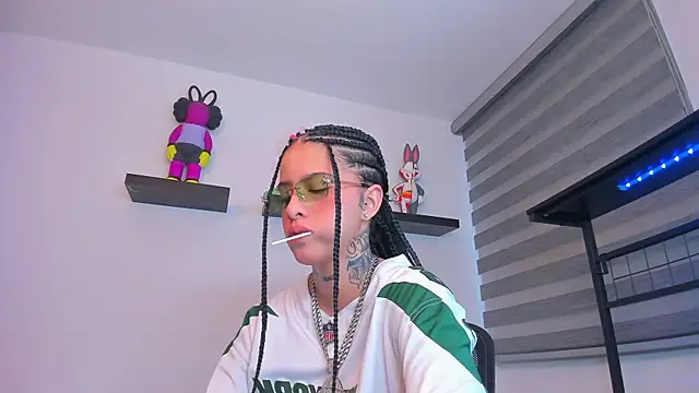 Snapshot of Gangster_Girl chatting on December 21, 2025, 9:26 pm Gangster Girl online show from December 21, 2025, 9:26 pm