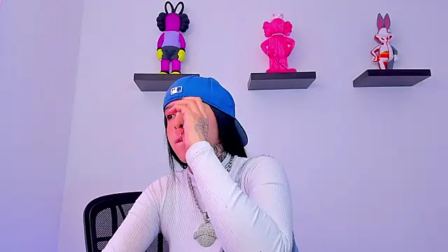 Snapshot of Gangster_Girl chatting on February 8, 2025, 5:29 pm Gangster Girl online show from February 8, 2025, 5:29 pm