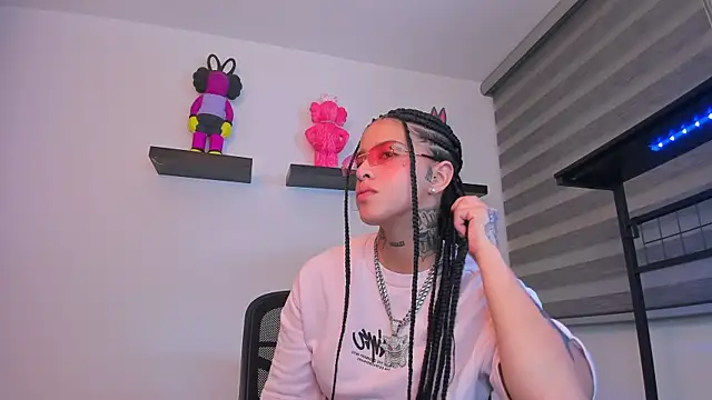 Snapshot of Gangster_Girl chatting on December 23, 2025, 4:12 am Gangster Girl online show from December 23, 2025, 4:12 am