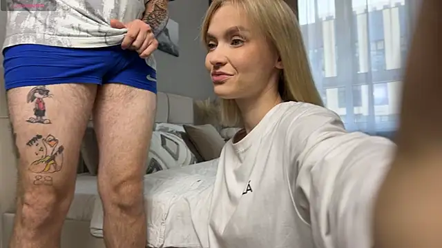 Adelovenick online show from October 1, 2025, 9:03 am