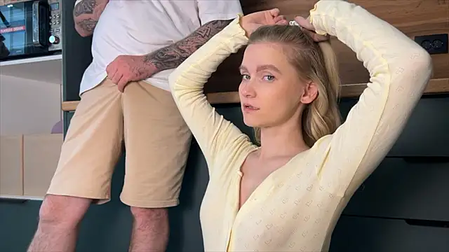 Snapshot of Adelovenick chatting on March 4, 2026, 10:12 am Adelovenick online show from March 4, 2026, 10:12 am