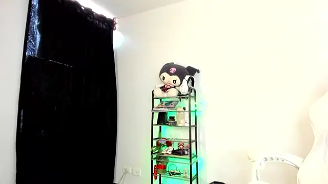 meganthompsonn22 online show from March 27, 2026, 8:43 pm