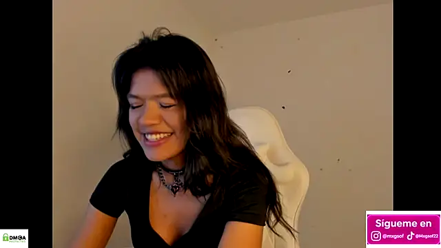 meganthompsonn22 online show from November 17, 2025, 12:09 pm