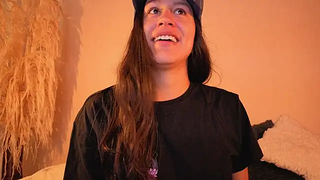 Snapshot of EmiGomez_ chatting on December 20, 2025, 12:52 pm EmiGomez online show from December 20, 2025, 12:52 pm