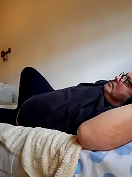 bluangelo online show from March 19, 2025, 1:29 pm