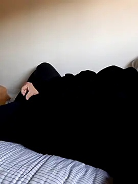 bluangelo online show from December 2, 2025, 1:46 pm