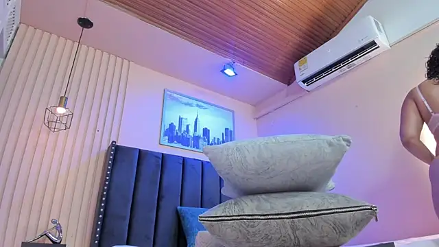 viiolett lee online show from March 15, 2026, 2:35 pm