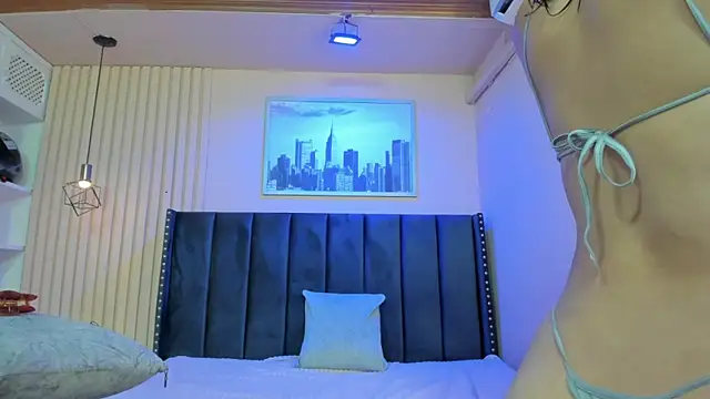 viiolett lee online show from March 6, 2026, 8:15 pm