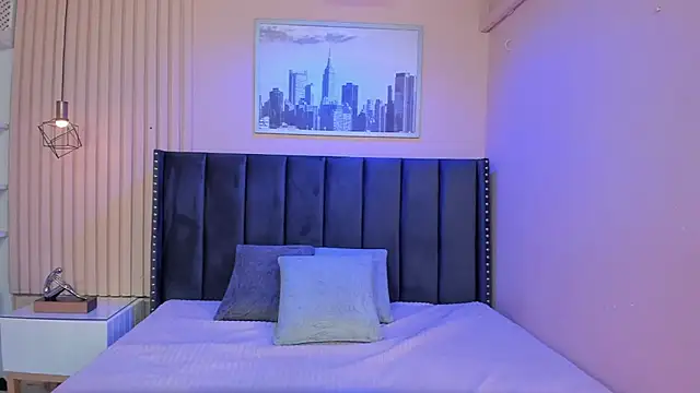 viiolett lee online show from November 25, 2025, 10:10 pm