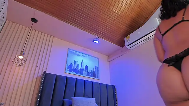 viiolett lee online show from November 14, 2025, 10:46 pm