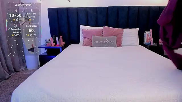 susyy7 online show from October 17, 2025, 3:43 am