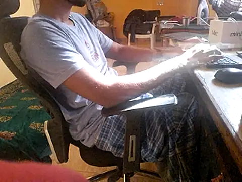 Aloneguy bangalore online show from December 22, 2025, 10:04 am