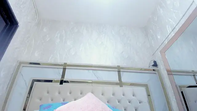 Snapshot of Victoriaa_millers chatting on November 14, 2025, 9:18 pm Victoriaa millers online show from November 14, 2025, 9:18 pm