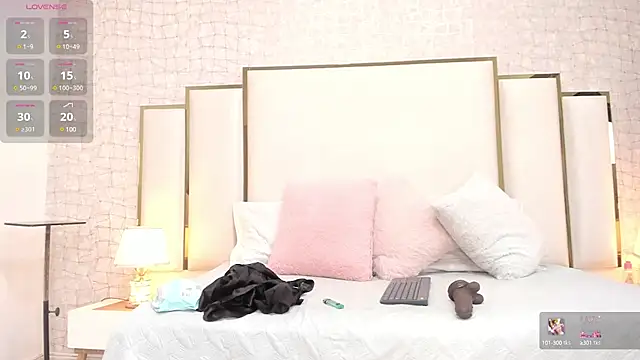 Snapshot of Victoriaa_millers chatting on March 14, 2025, 4:32 am Victoriaa millers online show from March 14, 2025, 4:32 am