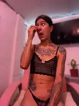 daniigarcia online show from April 12, 2026, 7:28 pm