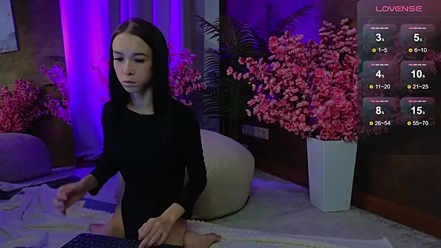 Snapshot of LilithStrangfor chatting on October 10, 2025, 9:26 pm LilithStrangfor online show from October 10, 2025, 9:26 pm