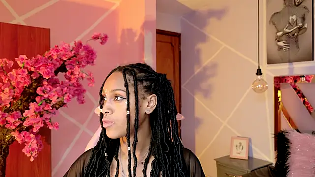 Snapshot of Elith_noa chatting on October 2, 2025, 7:34 am Elith noa online show from October 2, 2025, 7:34 am