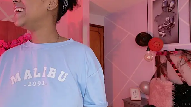 Snapshot of Elith_noa chatting on October 23, 2025, 7:23 pm Elith noa online show from October 23, 2025, 7:23 pm