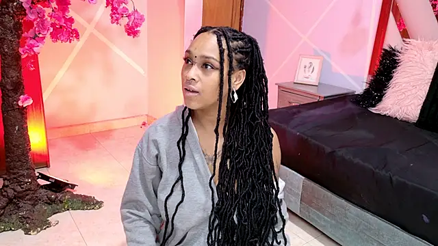 Snapshot of Elith_noa chatting on November 18, 2025, 7:28 pm Elith noa online show from November 18, 2025, 7:28 pm