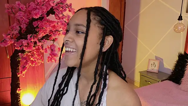 Snapshot of Elith_noa chatting on November 21, 2025, 9:36 pm Elith noa online show from November 21, 2025, 9:36 pm