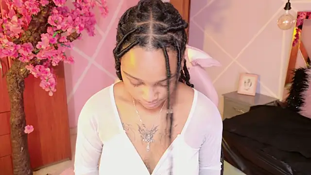Snapshot of Elith_noa chatting on October 1, 2025, 7:29 pm Elith noa online show from October 1, 2025, 7:29 pm