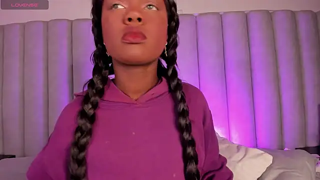 briannajackson  online show from March 5, 2025, 11:06 am