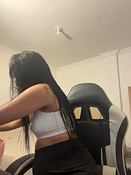 Snapshot of _miaquevedo_ chatting on May 5, 2026, 2:09 pm miaquevedo online show from May 5, 2026, 2:09 pm