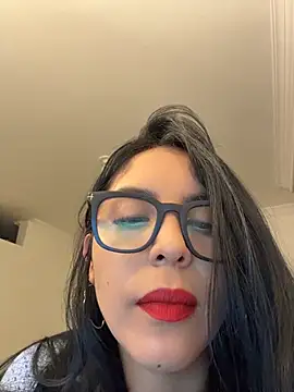 Snapshot of _miaquevedo_ chatting on May 4, 2026, 12:41 pm miaquevedo online show from May 4, 2026, 12:41 pm