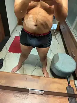 versatile guy01 online show from February 5, 2026, 3:13 am