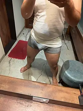 versatile guy01 online show from March 20, 2026, 5:47 pm