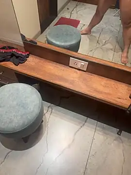 versatile guy01 online show from October 27, 2025, 11:11 am