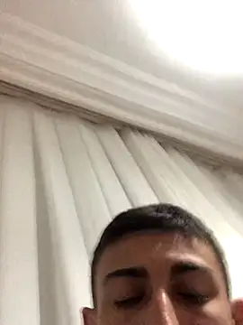 Snapshot of kerimyuce chatting on October 24, 2025, 10:09 pm kerimyuce online show from October 24, 2025, 10:09 pm