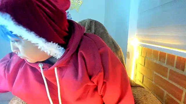 Snapshot of Shaddycute_ chatting on December 2, 2025, 10:50 am Shaddycute online show from December 2, 2025, 10:50 am